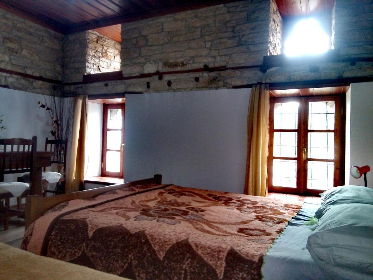 Ruols Guesthouse Gjirokastër Екстериор снимка