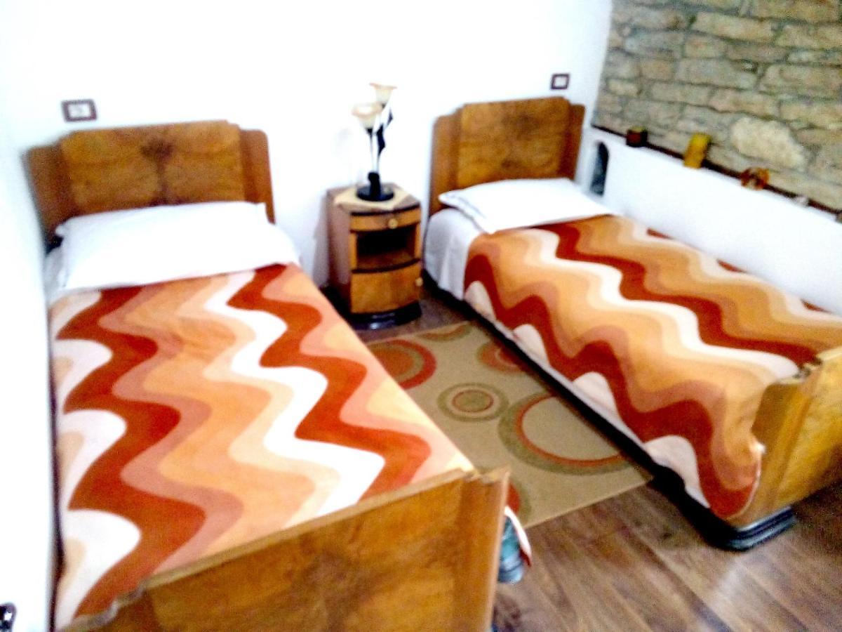 Ruols Guesthouse Gjirokastër Екстериор снимка