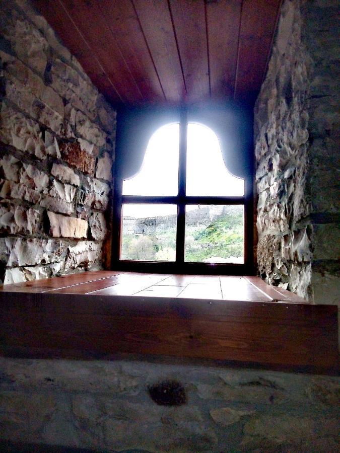 Ruols Guesthouse Gjirokastër Екстериор снимка
