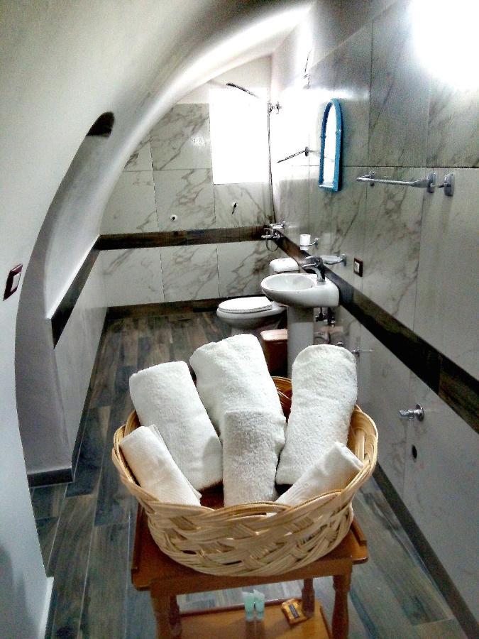 Ruols Guesthouse Gjirokastër Екстериор снимка
